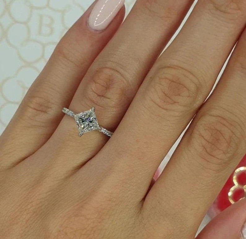 purchase cads/000/rings/1701-1800/R-1721 DAI